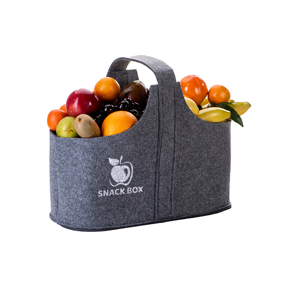 vaisių dovana veltinio krepšyje